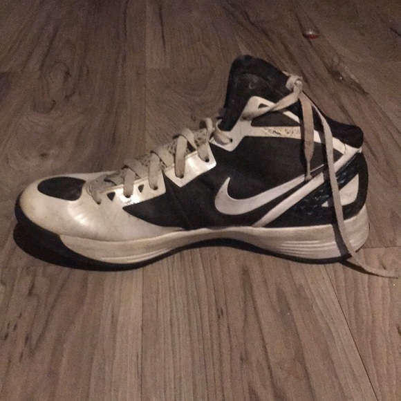 Nike hyperdunk shoes 2010 model - Picture 3 of 5